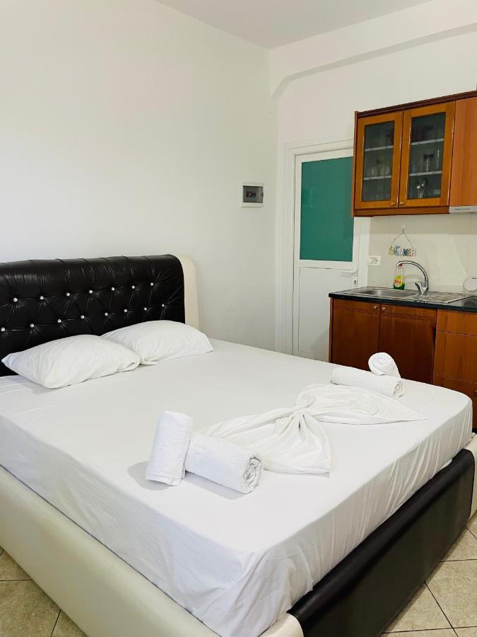 Guesthouse Dollomaja Ksamil Buitenkant foto