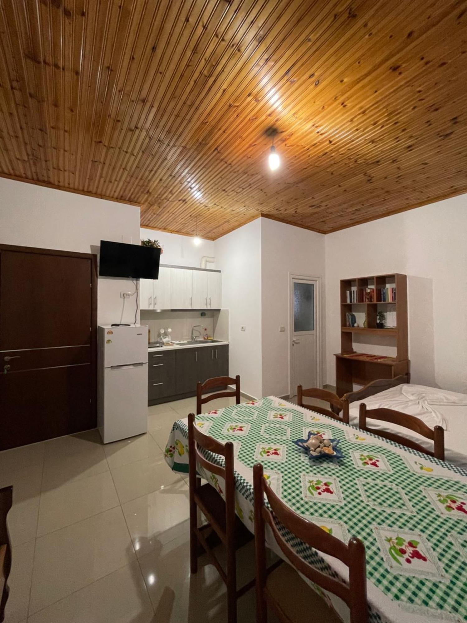 Guesthouse Dollomaja Ksamil Buitenkant foto