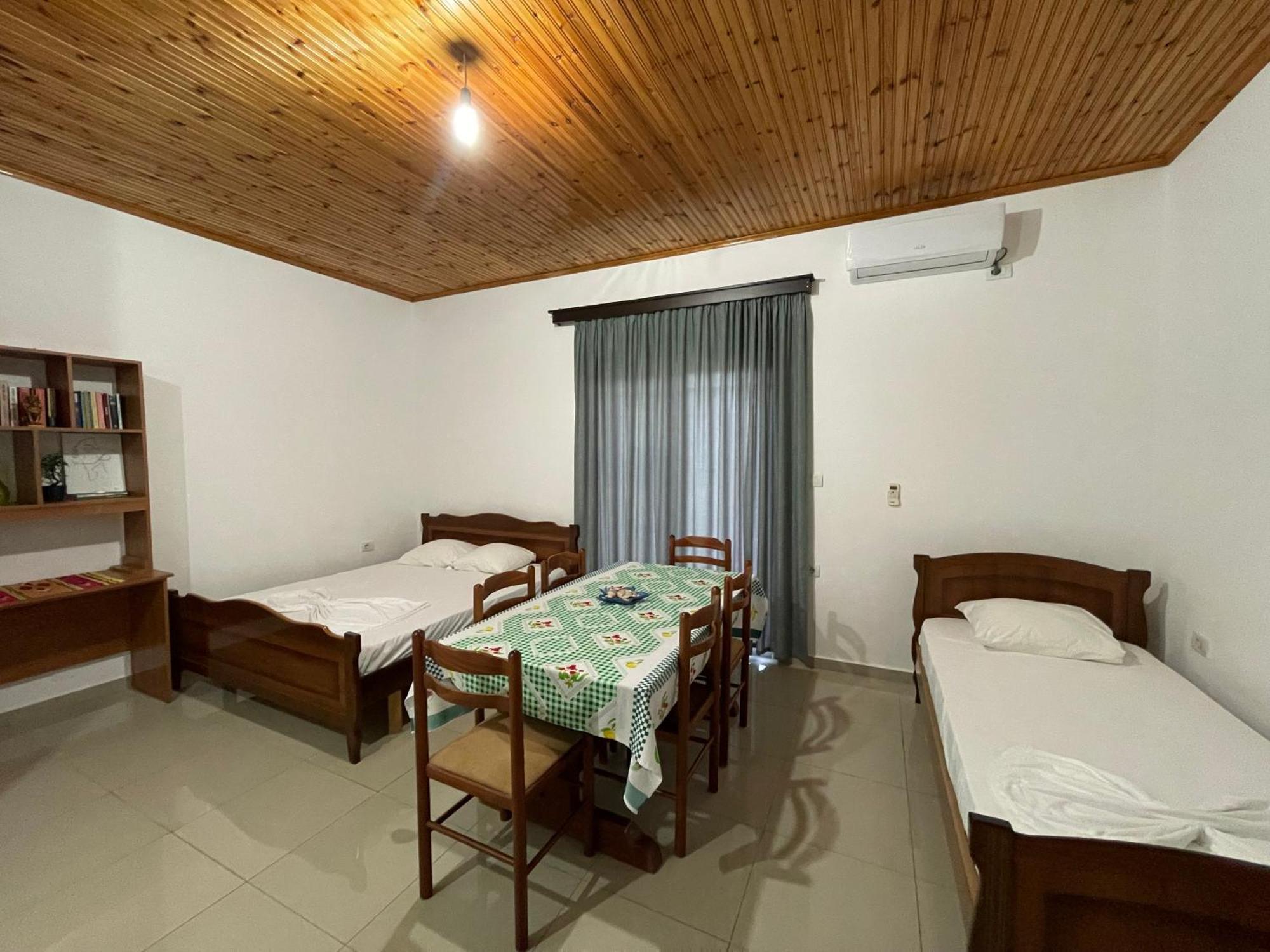 Guesthouse Dollomaja Ksamil Buitenkant foto