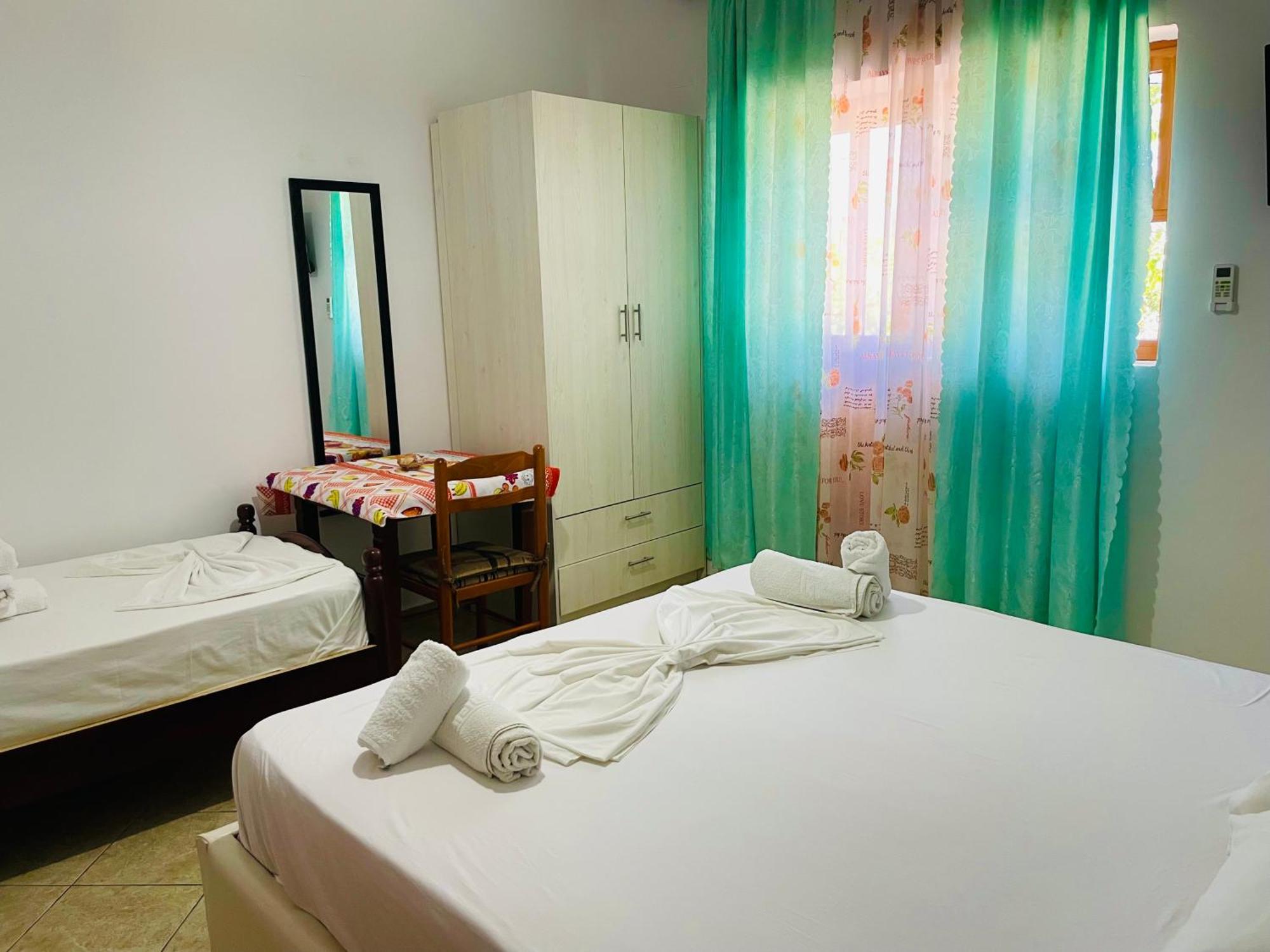 Guesthouse Dollomaja Ksamil Buitenkant foto