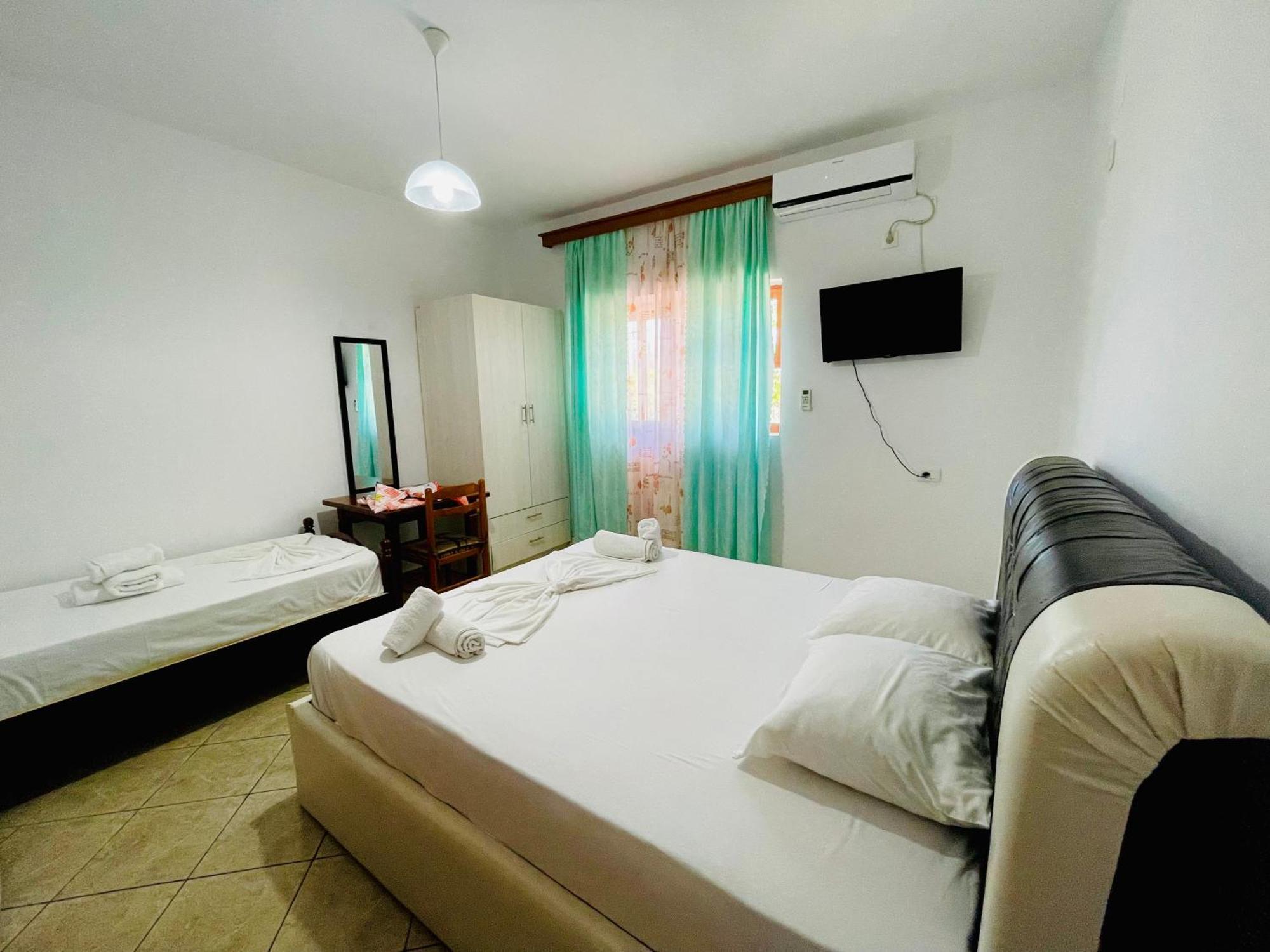 Guesthouse Dollomaja Ksamil Buitenkant foto